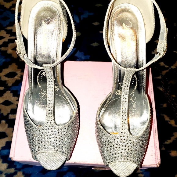 Rhinestone Studded 5in Heels Size 8 - Picture 3 of 6